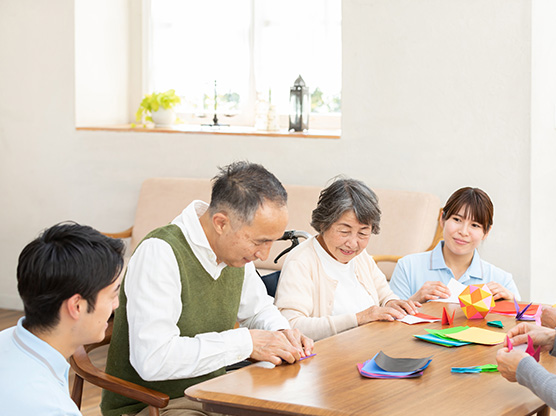 介護を受ける高齢者