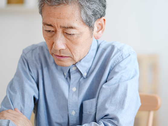 認知症による妄想や作り話への正しい対応方法は?